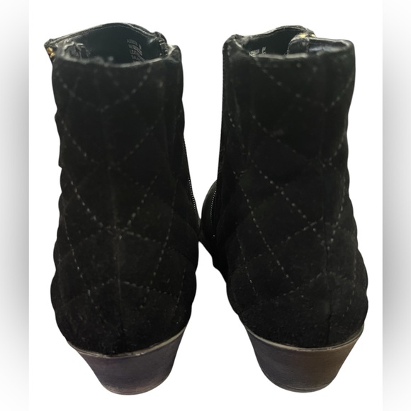 White Mountain Jodi Water Resistant Suede Boot - Picture 3 of 6